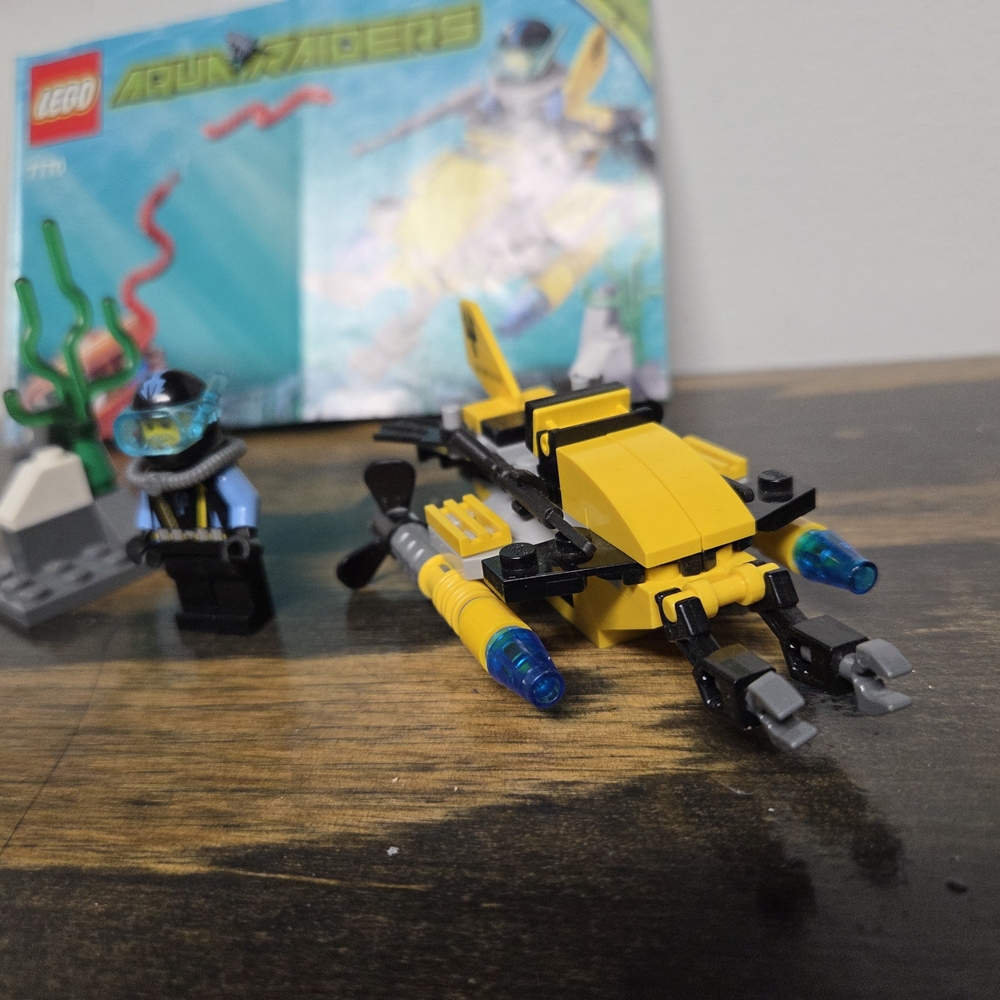 LEGO Aquazone Explorer Set - Yellow and Black - Picture 5 of 8